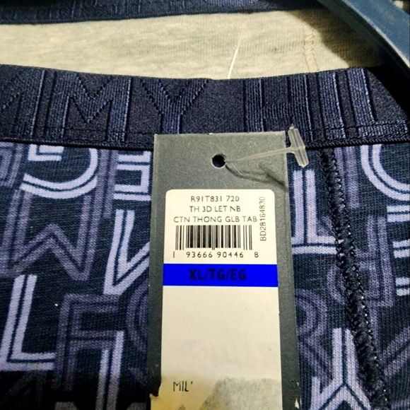 Tommy Hilfiger Thongs ... a set of 3 - Picture 8 of 8